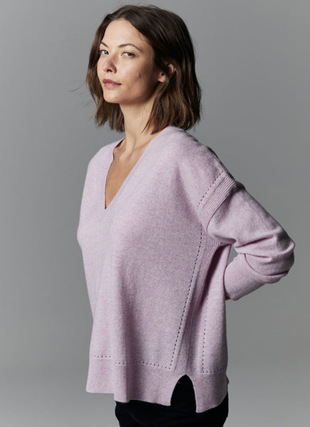 Autumn Cashmere Knitted V-Neck Sweater | ANDREWS – Andrews