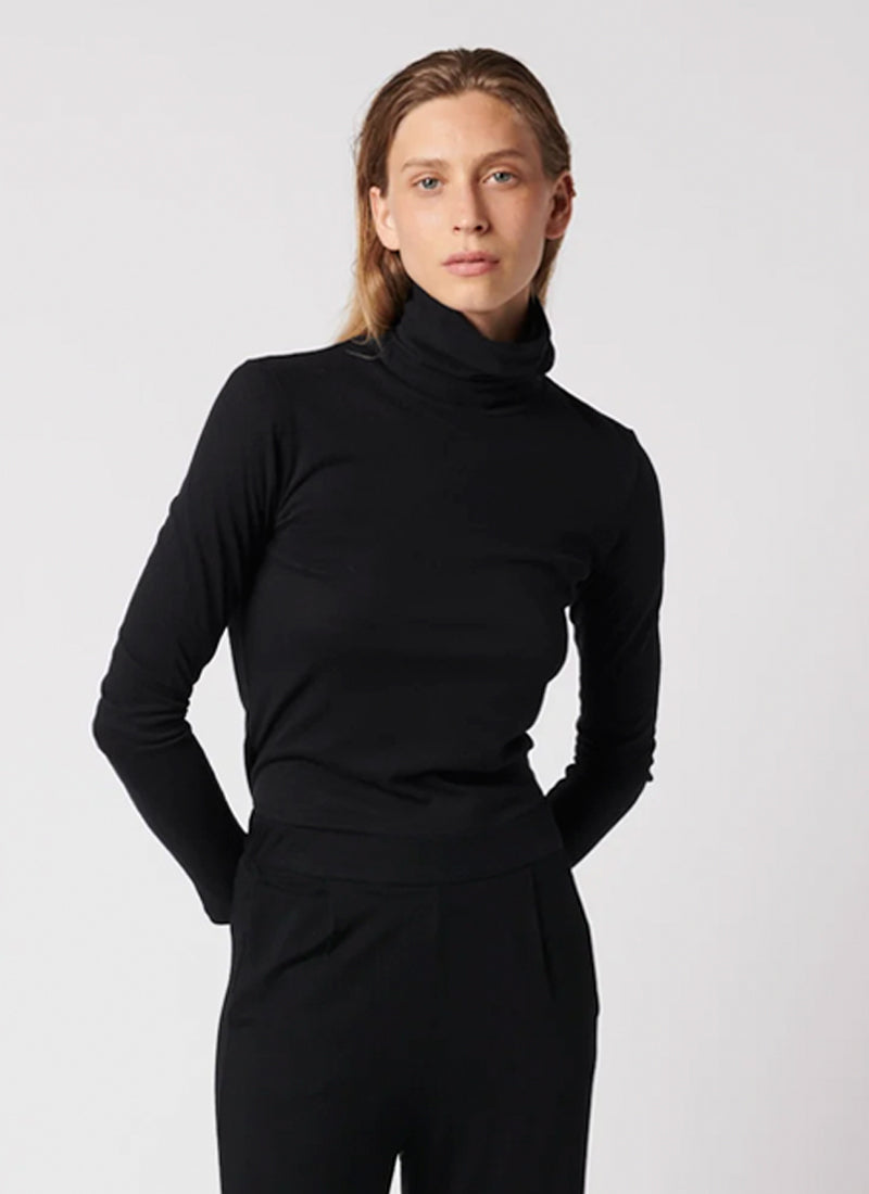 Majestic Long Sleeve Turtleneck