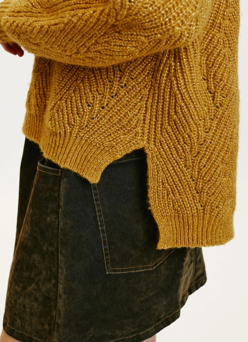 Momoni Cable Stitch Wool Crewneck Sweater