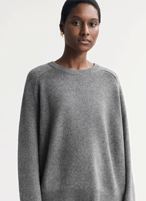 Soft Goat Boyfriend O-Neck Cashmere Sweater